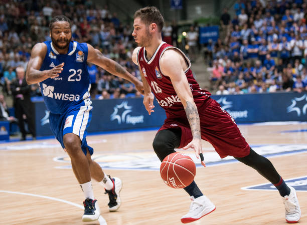 却展现出了 却展现出了